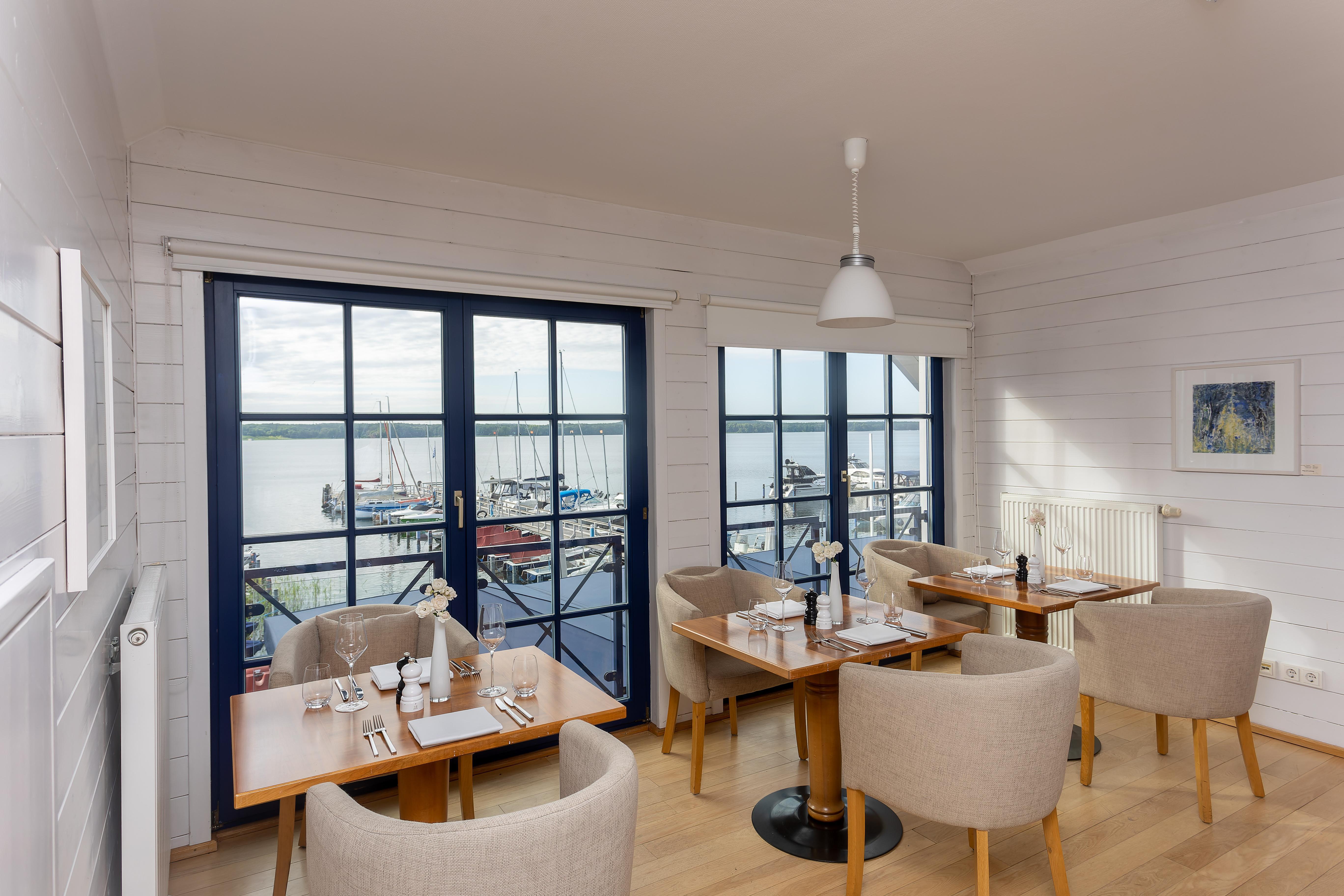 Precise Resort Бад-Заров Экстерьер фото The restaurant at the hotel