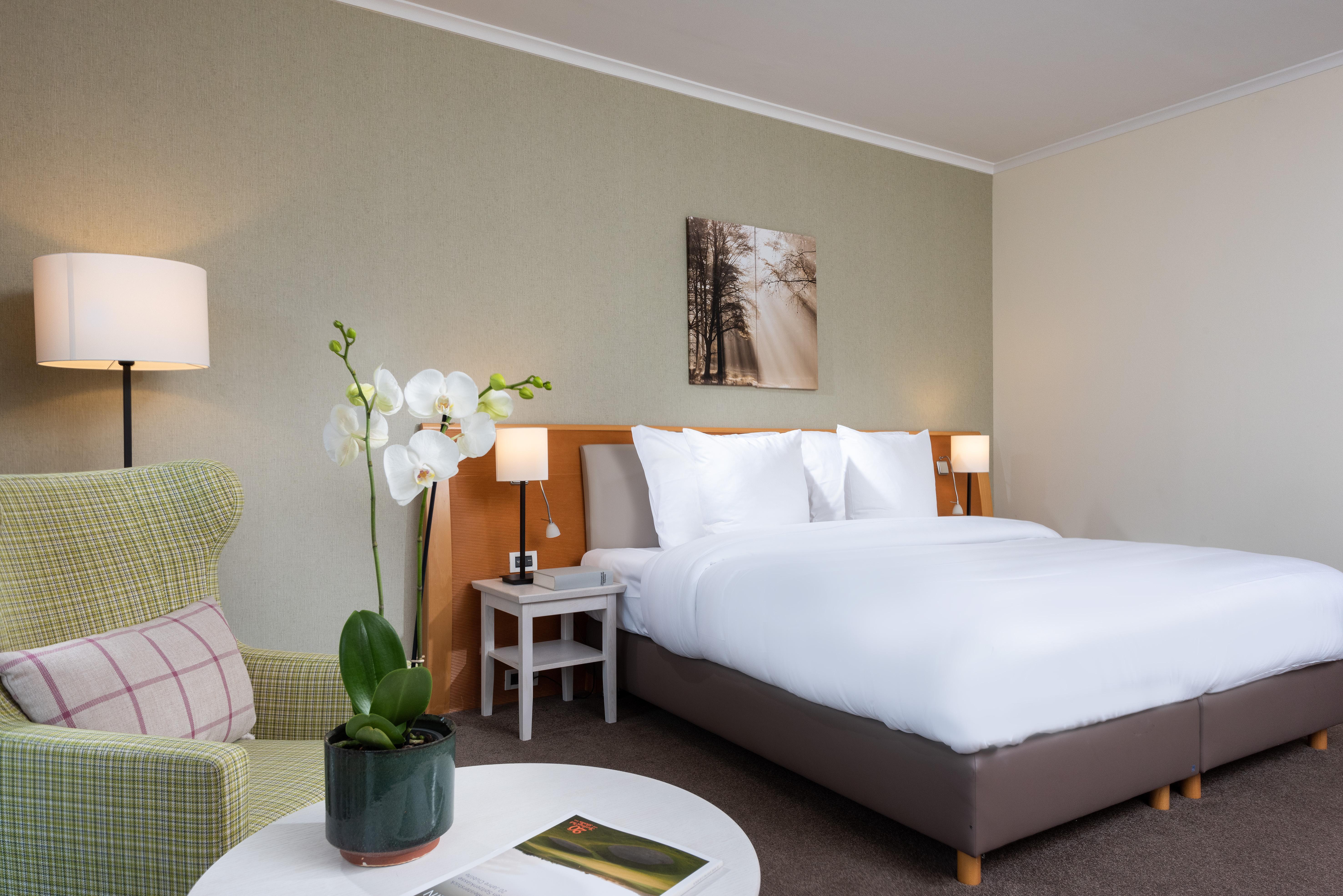 Precise Resort Бад-Заров Экстерьер фото A room at the hotel