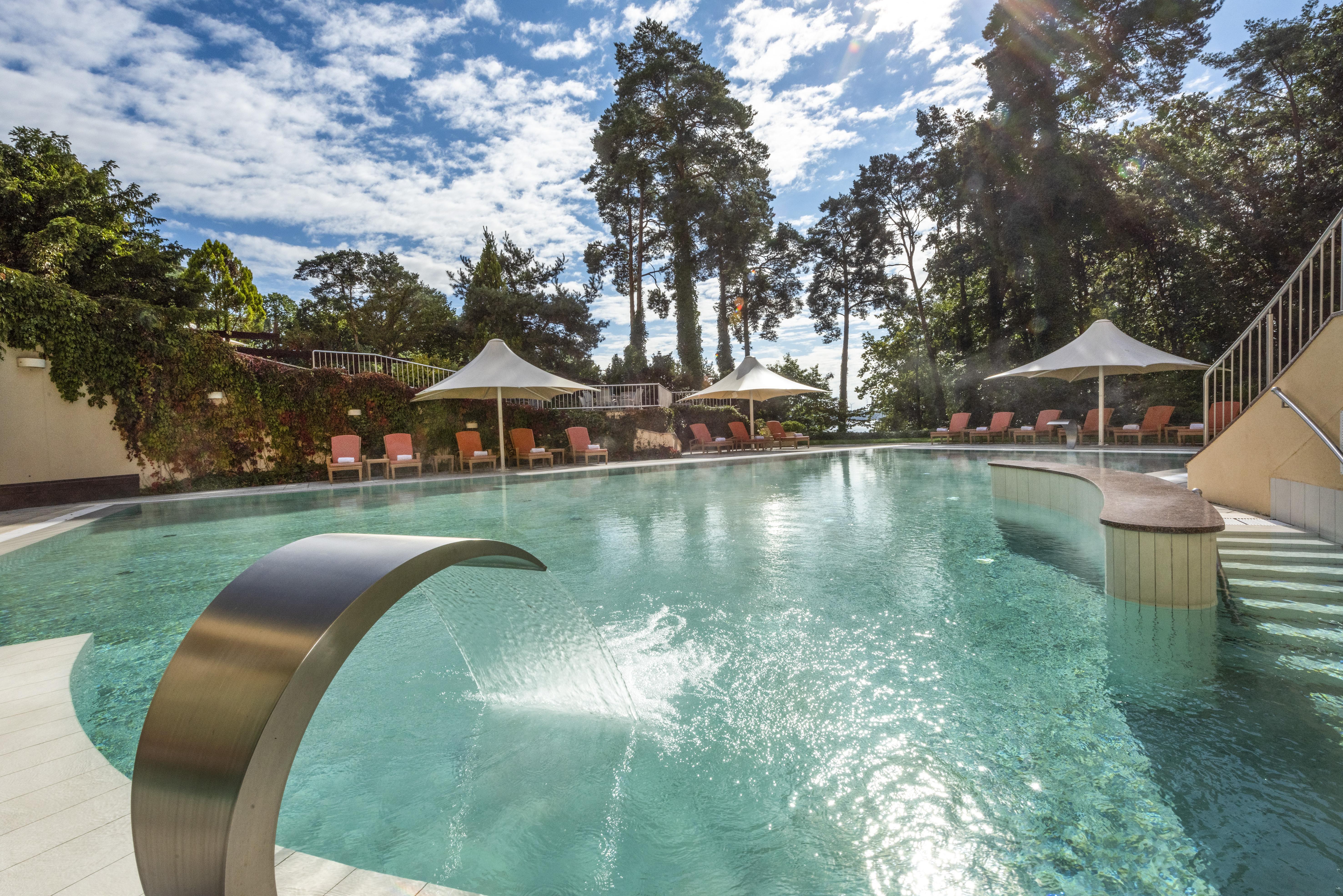 Precise Resort Бад-Заров Экстерьер фото The pool at the hotel