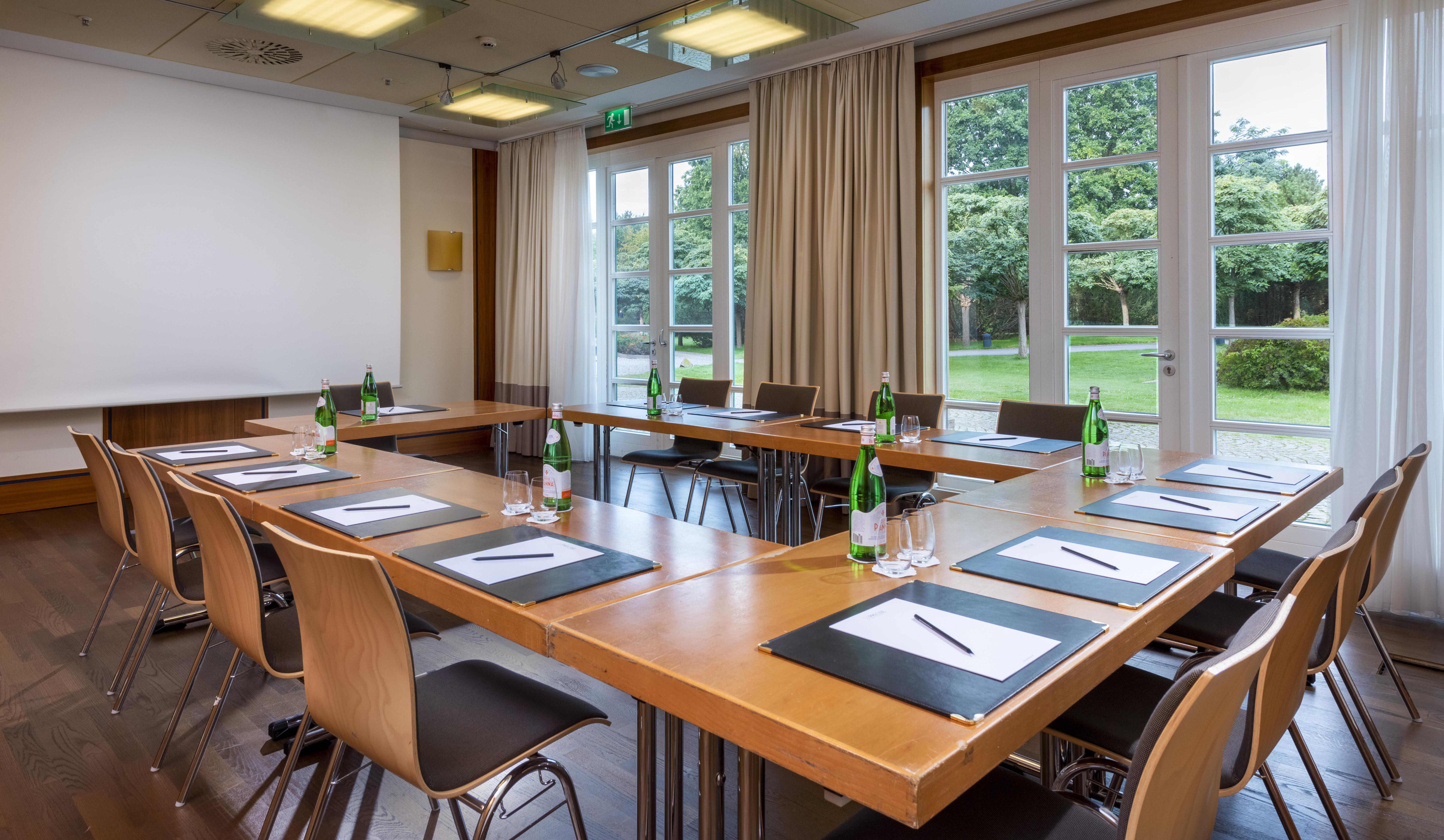 Precise Resort Бад-Заров Экстерьер фото Meeting room