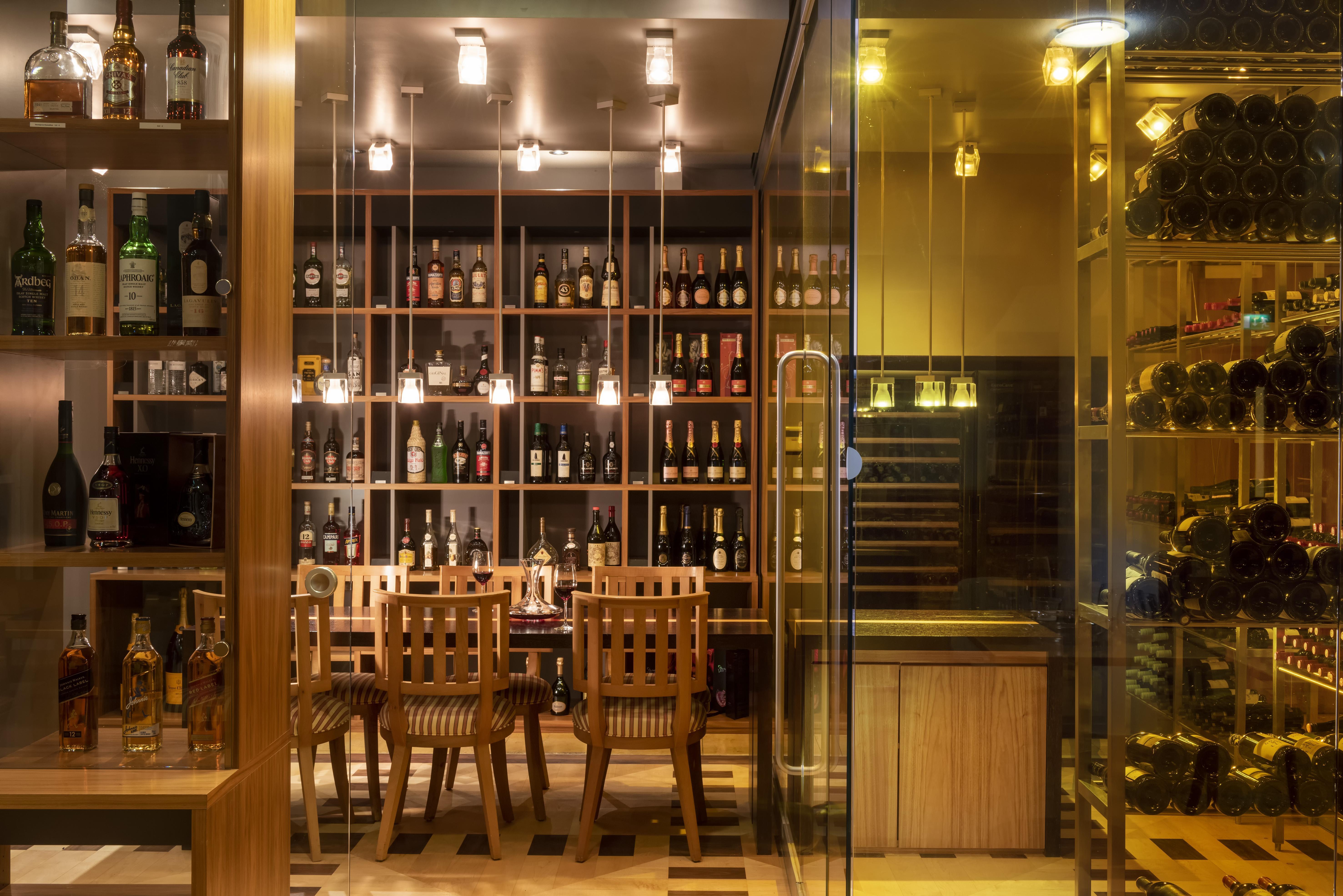 Precise Resort Бад-Заров Экстерьер фото Wine cellar