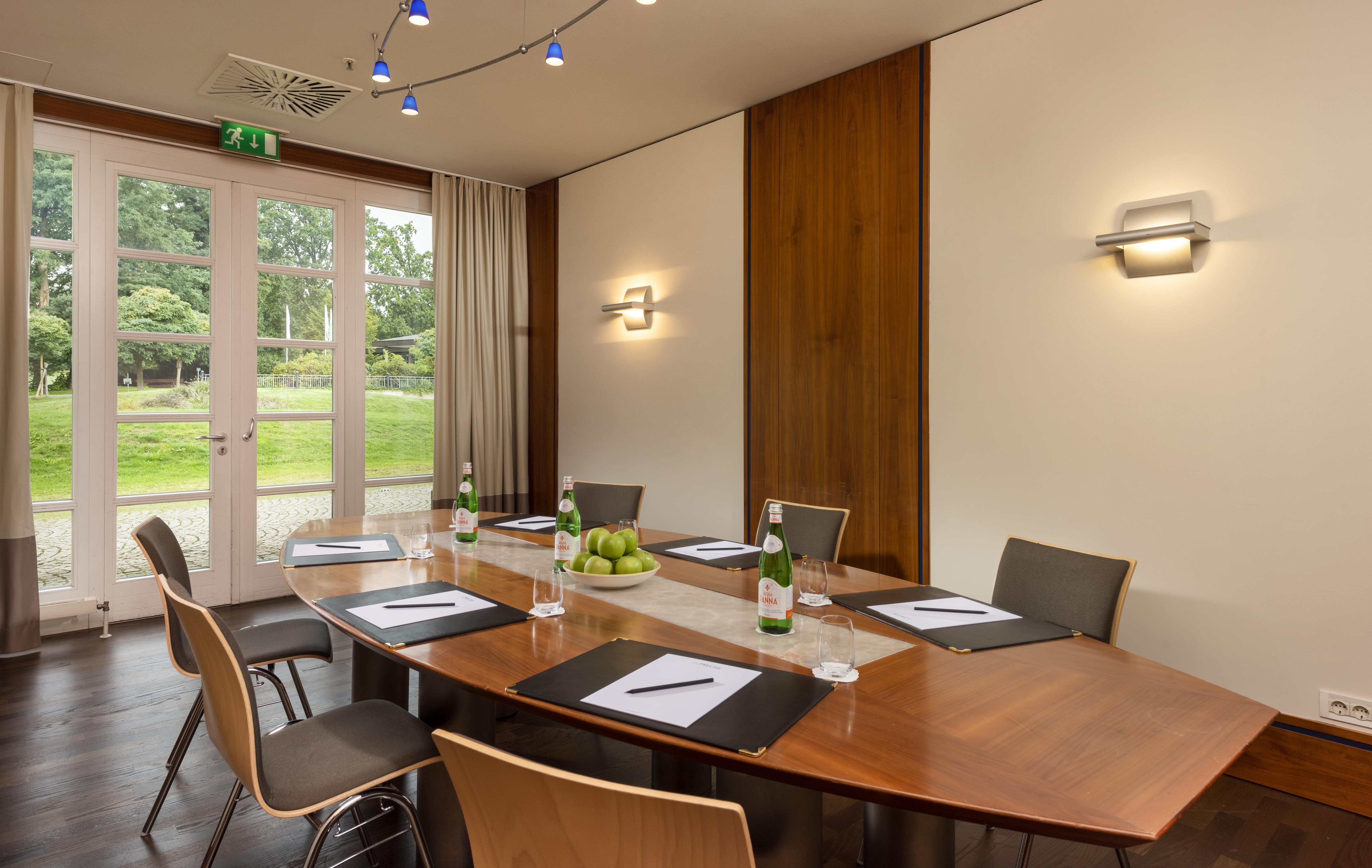 Precise Resort Бад-Заров Экстерьер фото Meeting room