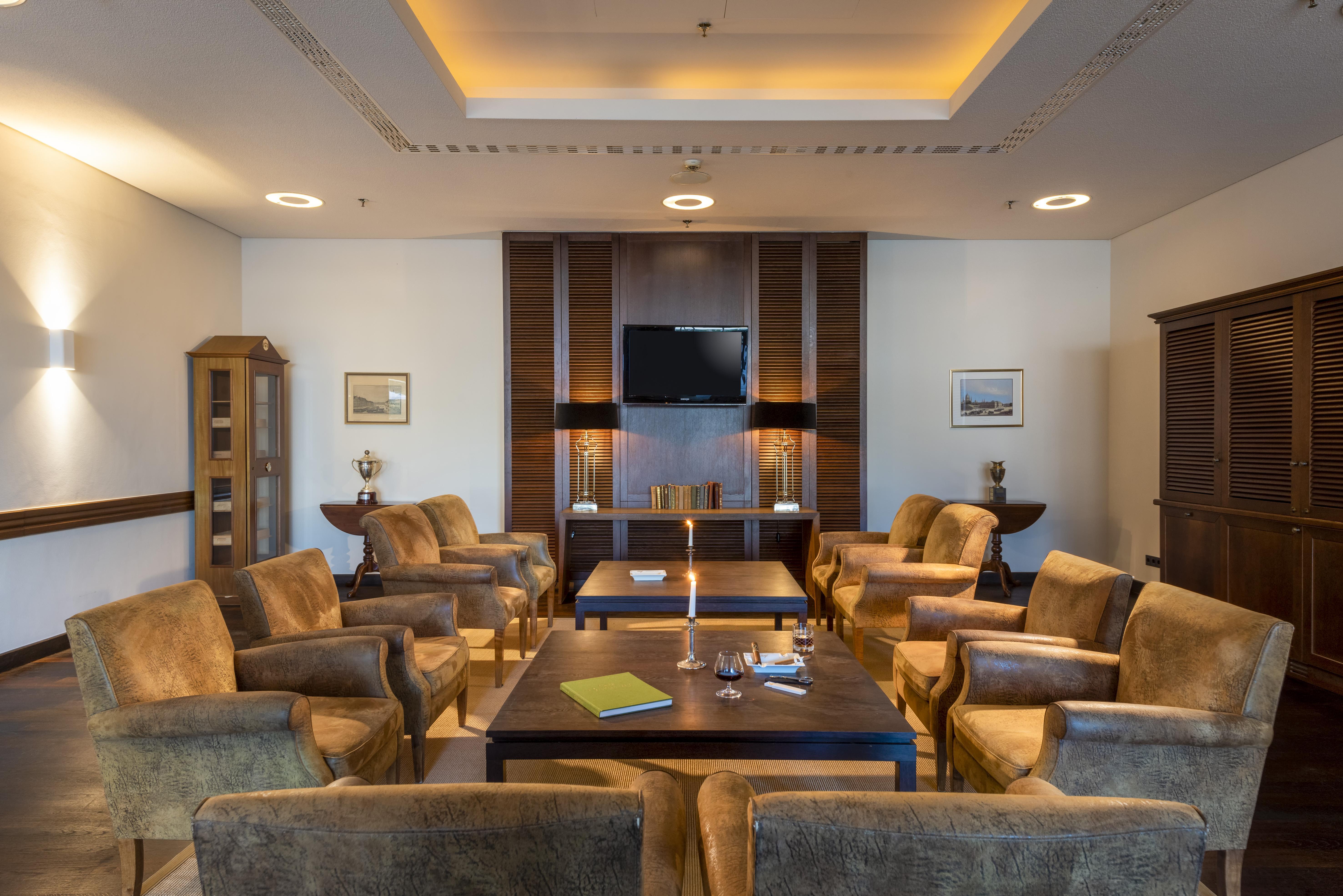 Precise Resort Бад-Заров Экстерьер фото The lounge at the airport